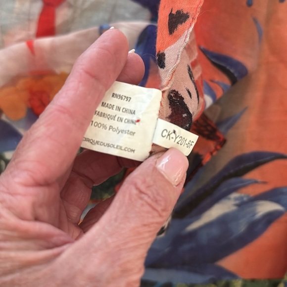 CIRQUE DU SOLEIL LUZIA Scarf Womens 74’ X 25.5 Lightweight vibrant Avanteguard - Picture 5 of 6